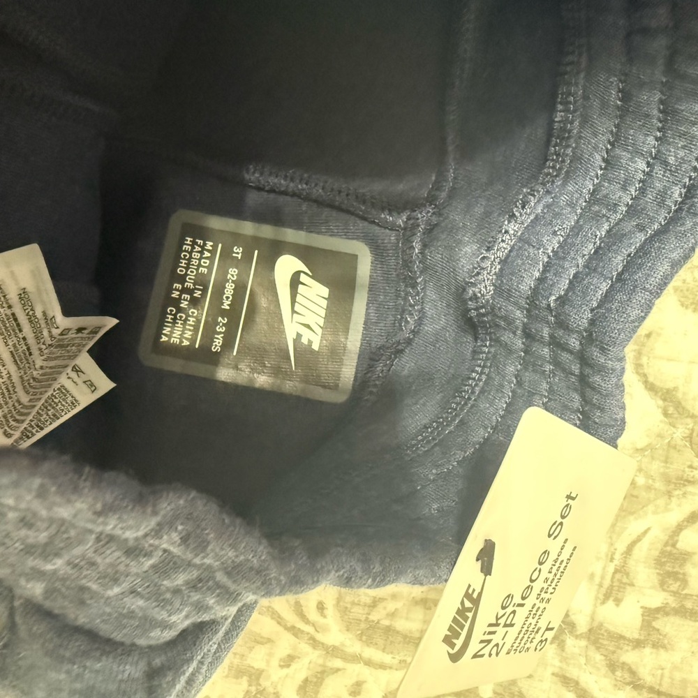 Nike Blue Short Sleeve Tee and shorts set - Picture 7 of 9